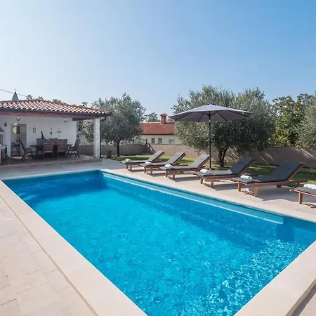 Viktoria Poll&garden View Villa *